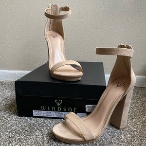 Size 5 ½ Windsor Natural Color V.Suede Heels
